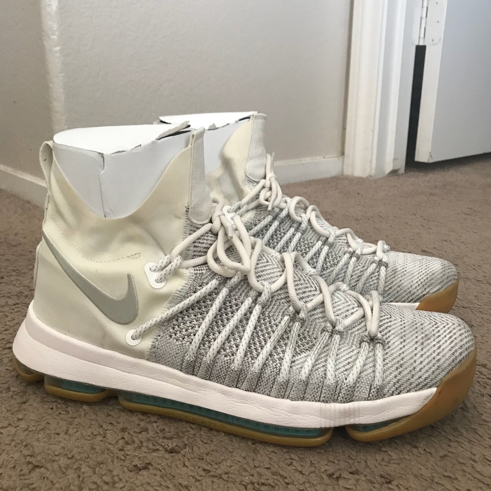 KD9 Elite basketball shoes
